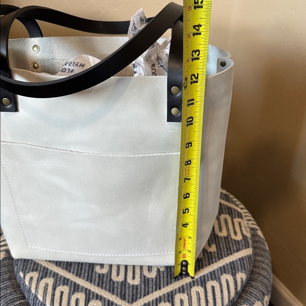 NWT Portland Leather Beluga Tote Bag with Black Handles Medium Tote FREE TASSEL - Picture 10 of 12